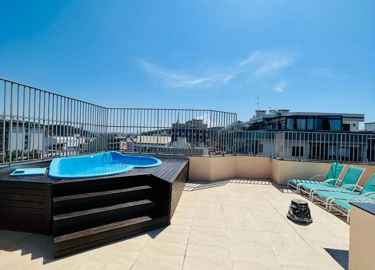 Triplex Na Praia Do Forte Em Cabo Frio 0*,